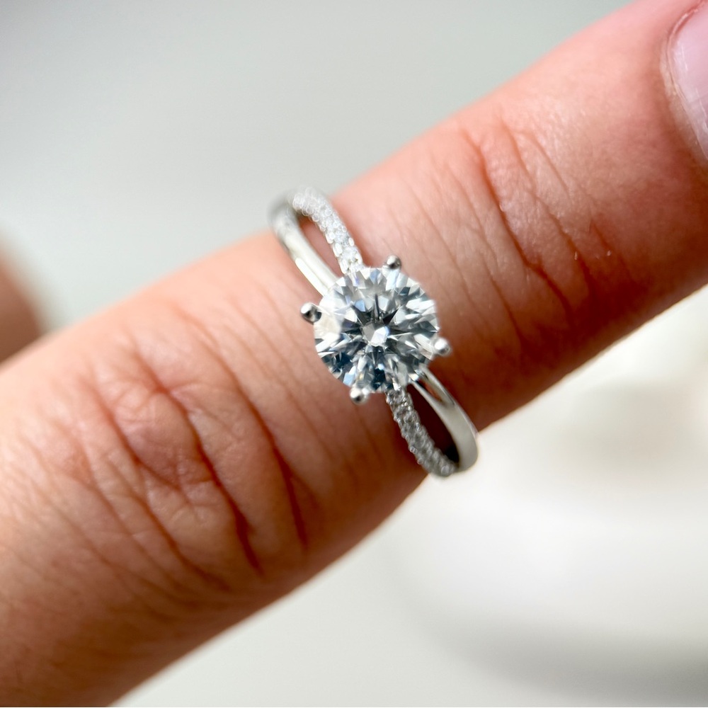 1cr S925 Moissanite Engagement Ring Double Shoulder 18k Gold Plate - Picture 7 of 8